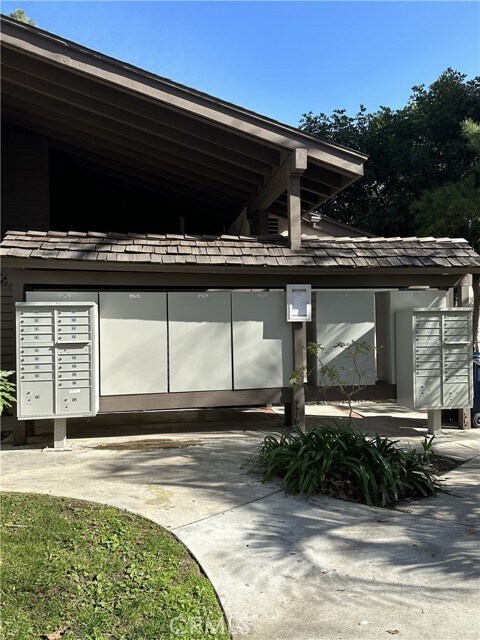 Building Photo - 1470 Cabrillo Park Dr