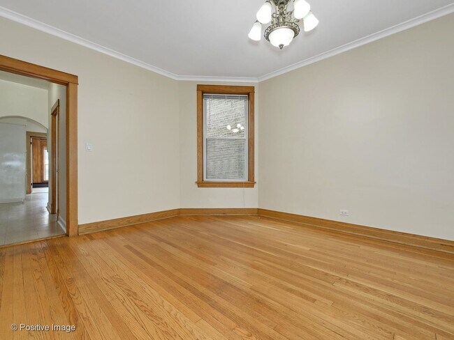 Building Photo - 2703 N Francisco Ave