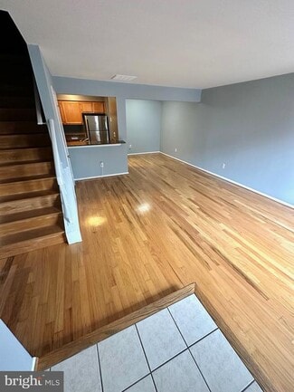 Building Photo - 11 Musicmaster Ct