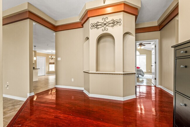 Foto del edificio - 4/2 Cantonment Property in Kings Road Neighborhood