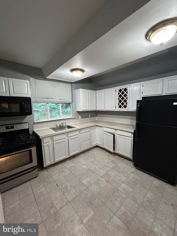 Foto del edificio - 5834 Beaumont Ave