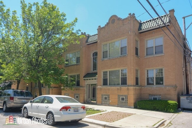 Building Photo - 5208 N Sawyer Ave