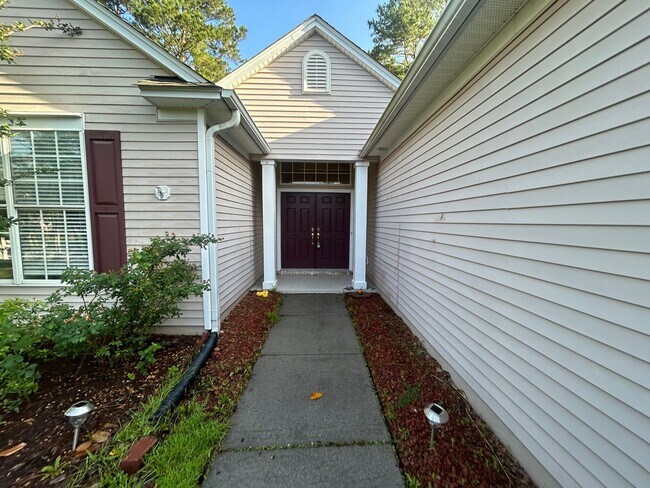 Building Photo - 404 Blackberry Ln