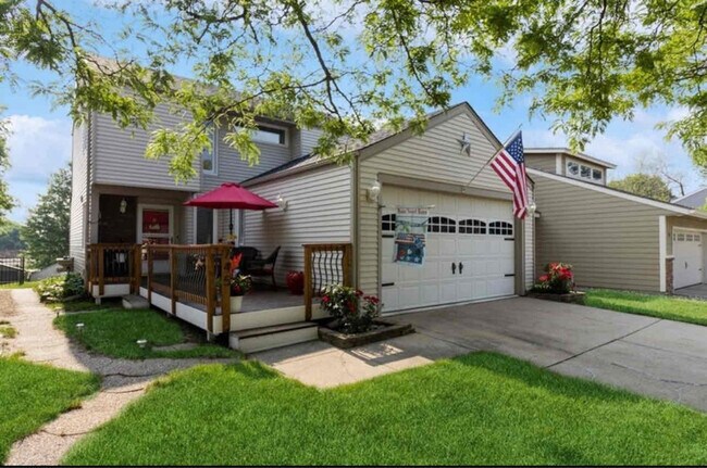 Building Photo - 745 Knolls Ct
