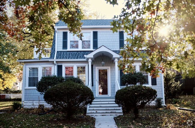Building Photo - 420 Montgomery St