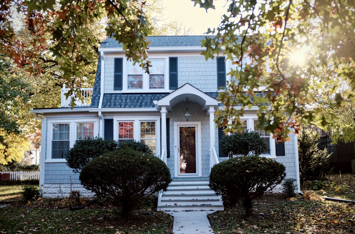 Primary Photo - 420 Montgomery St