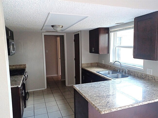 Foto del edificio - 7307 Foxwick Ln