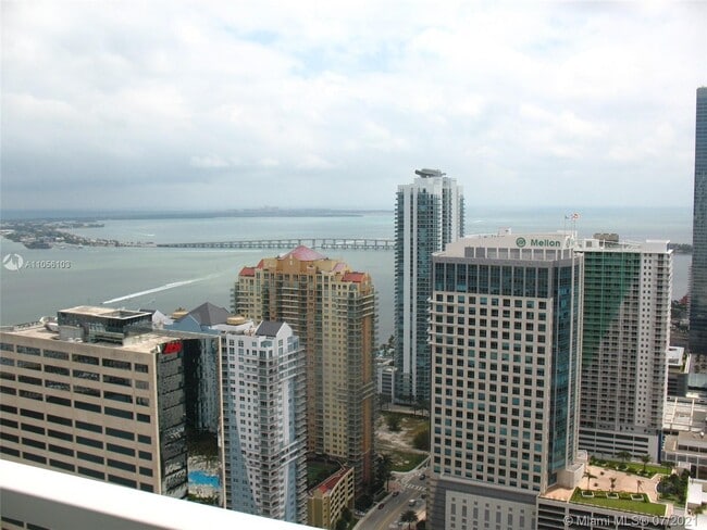 Building Photo - 950 Brickell Bay Dr