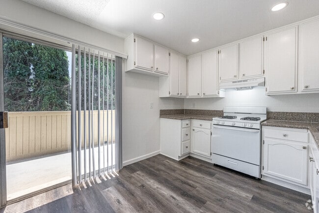 2 habitaciones, 2 baños - 900 pies cuadrados - Cocina - Lakewood Gardens