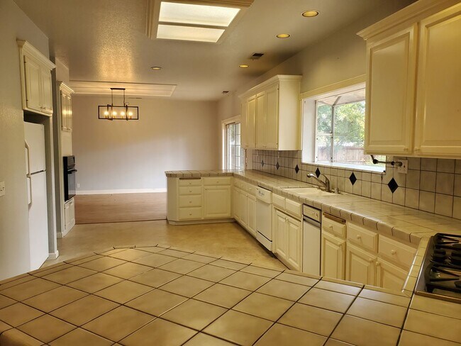 Building Photo - Introducing Your Dream Home:  A perfect bl...