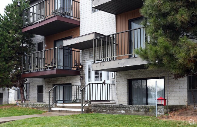 Foto del edificio - Silverwood Apartments