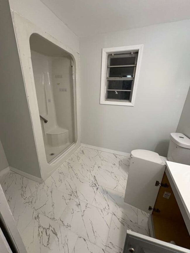 Building Photo - 309 3rd St