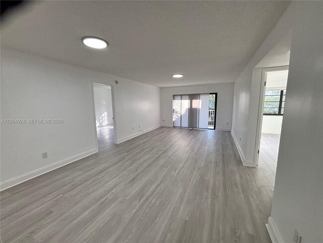 Building Photo - 9301 SW 92nd Ave