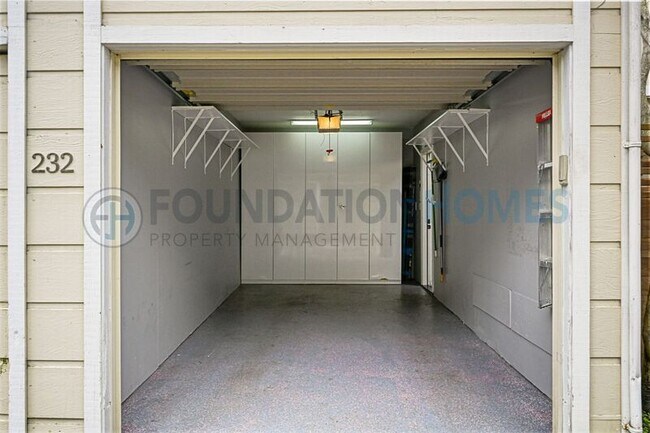 Foto del edificio - 232 Miller Ave