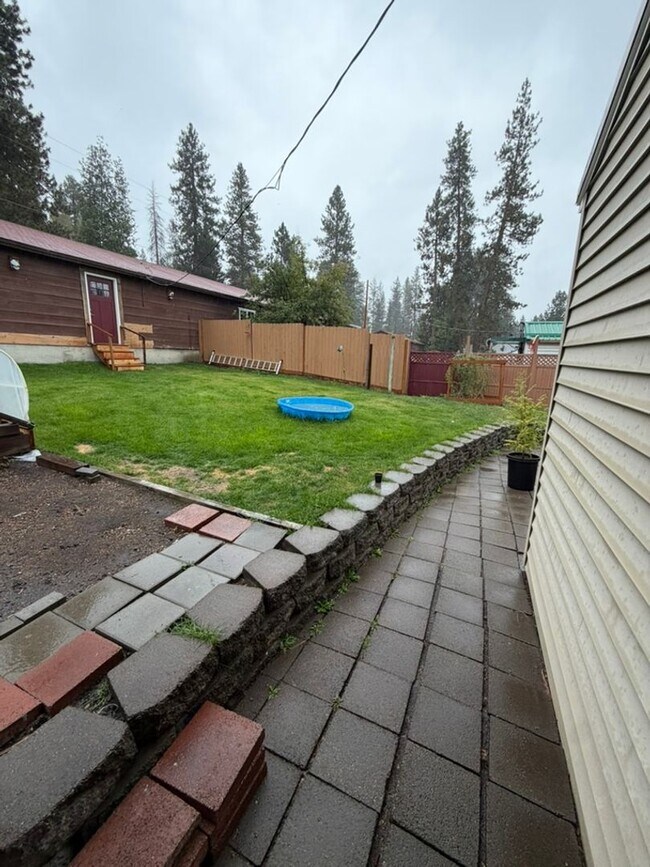 Building Photo - 138119 Manzanita Dr