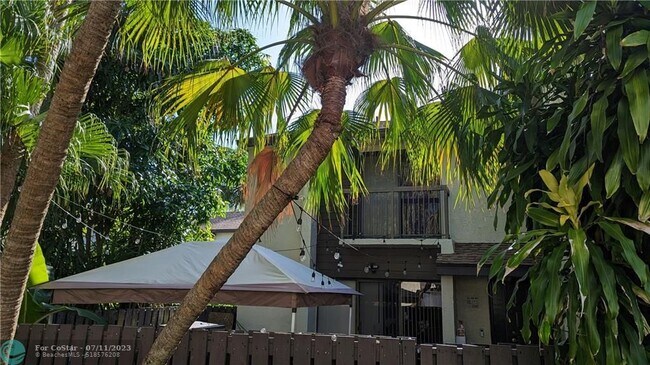 Building Photo - 3387 Cocoplum Cir