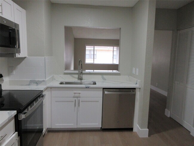 Foto del edificio - 11446 NW 42nd St