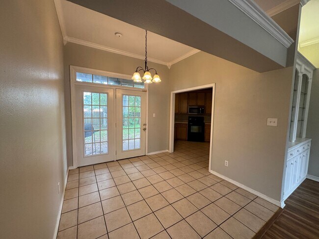 Building Photo - Close to Barksdale Air Force Base...