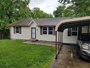 Building Photo - 2030 Lintwood Dr