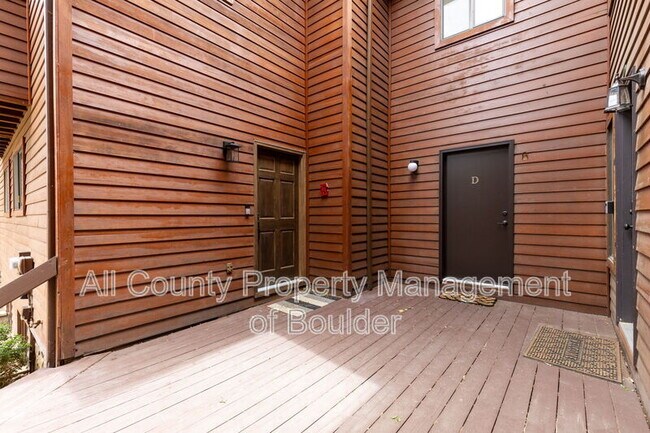 Building Photo - 1633 4th St