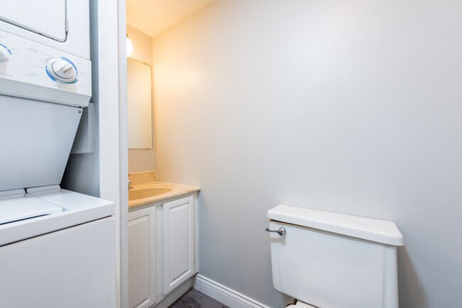 Foto del edificio - 525 Meadow Green Ln