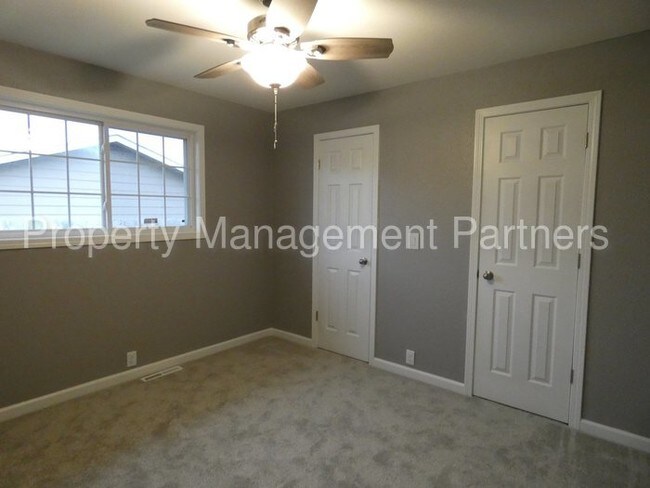 Building Photo - 1722 Terry Ln
