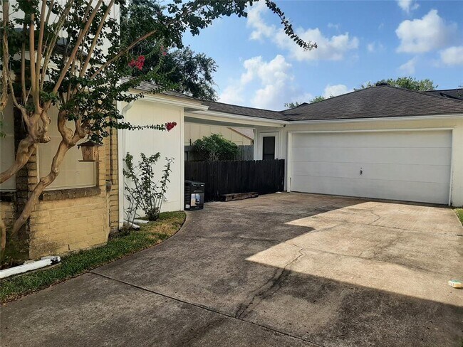 Building Photo - 6405 Teal Run Dr