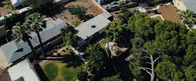 Foto del edificio - 1434 Kellogg Ave