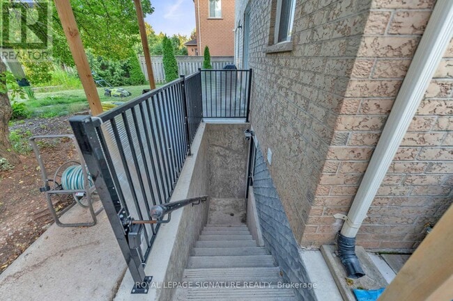 Building Photo - 2255 Grand Ravine Dr