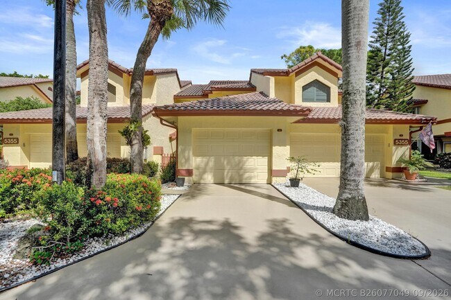 Building Photo - 5355 10th Fairway Dr