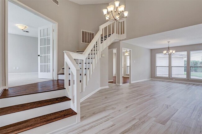 Building Photo - 11530 Ella Lee Dr