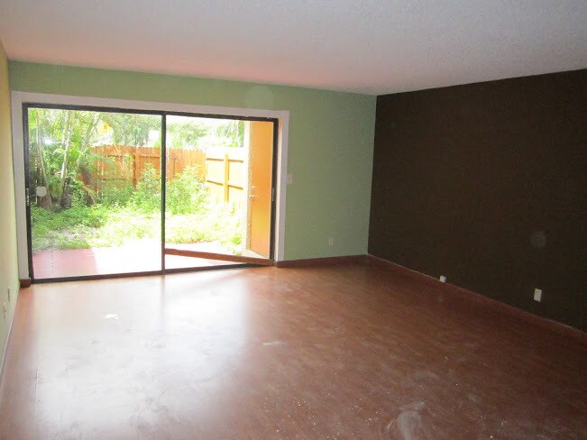 Building Photo - Charming 2BR Townhome with Private Patio –...