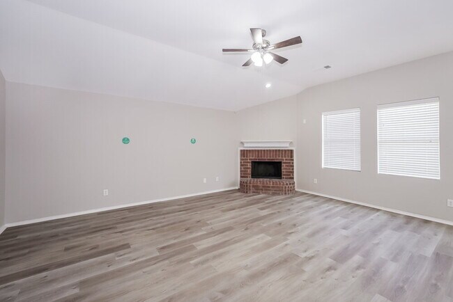 Building Photo - 620 Destin Dr