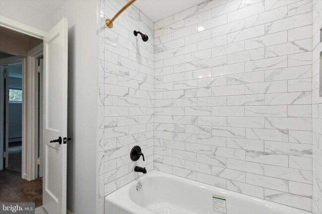 Foto del edificio - 717 Woodbrook Ln