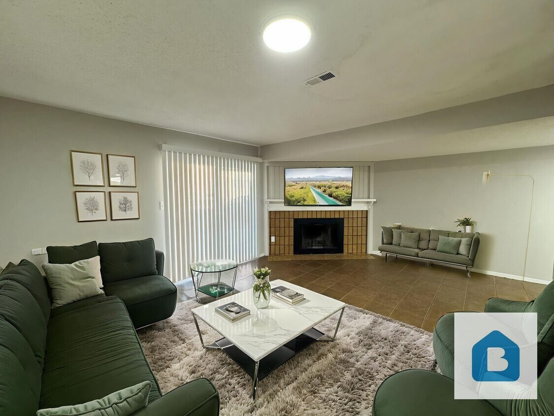 Photo - 1326 Holland Park Blvd-A