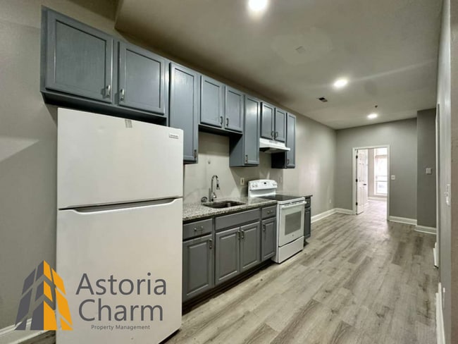 Building Photo - 1918 N Charles St