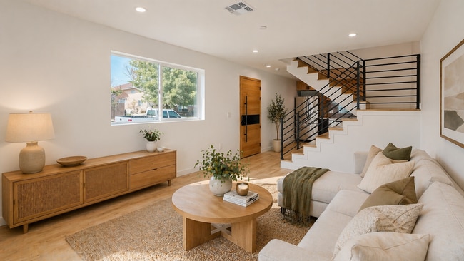 Building Photo - 16010 Cantlay St