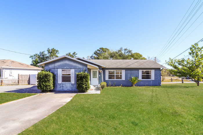 Foto principal - Charming 3-Bedroom in Spring Hill, FL!