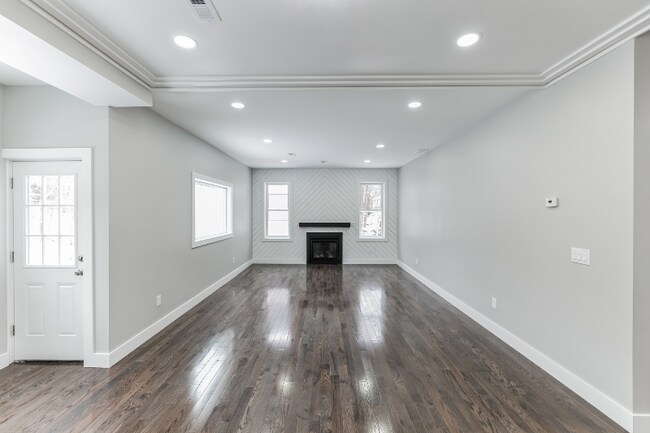 Building Photo - 20 Greylock Ave