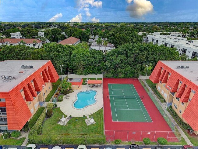 Foto del edificio - 22615 SW 66th Ave