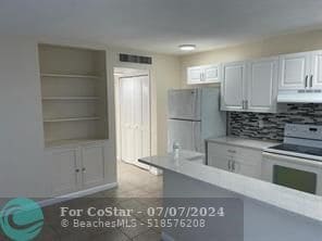 Building Photo - 1235 W River Dr