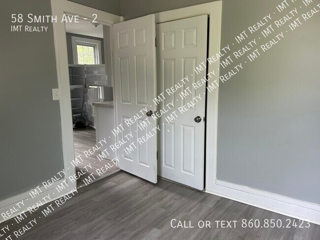 Foto del edificio - 58 Smith Ave