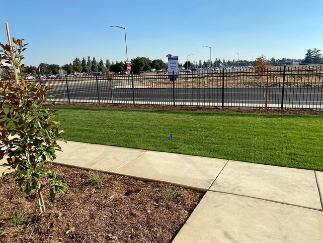 Building Photo - 414 W Mahogany Ln