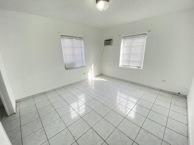 Foto del edificio - 1421 E 8th Ave