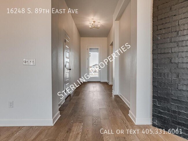 Building Photo - 16248 S 89th East Ave
