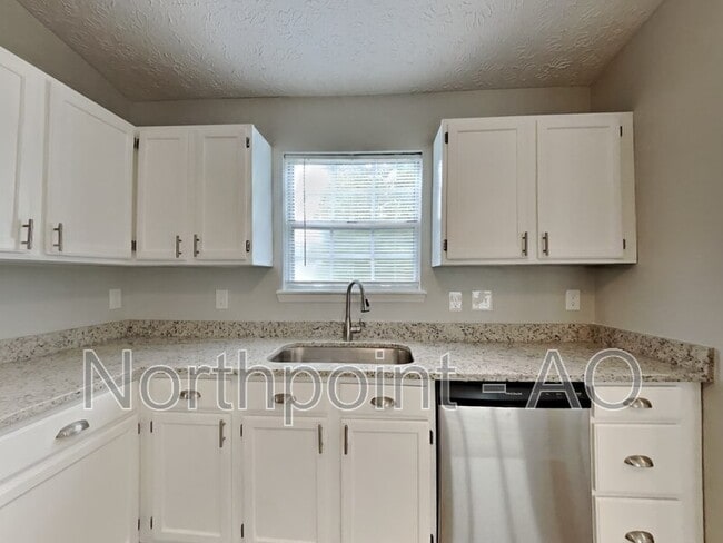 Building Photo - 101 Adlett Ln