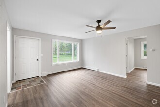 Building Photo - 7 Ormsbee Rd