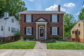 Building Photo - 214 N Sunset Dr