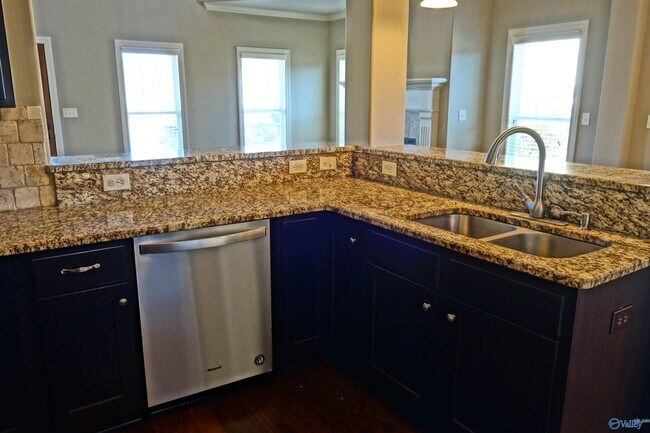 Building Photo - 1121 Towne Creek Pl NW