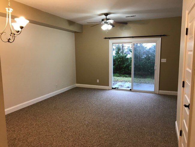 Living Room/Dining Room - 100 Harbor Bay Dr